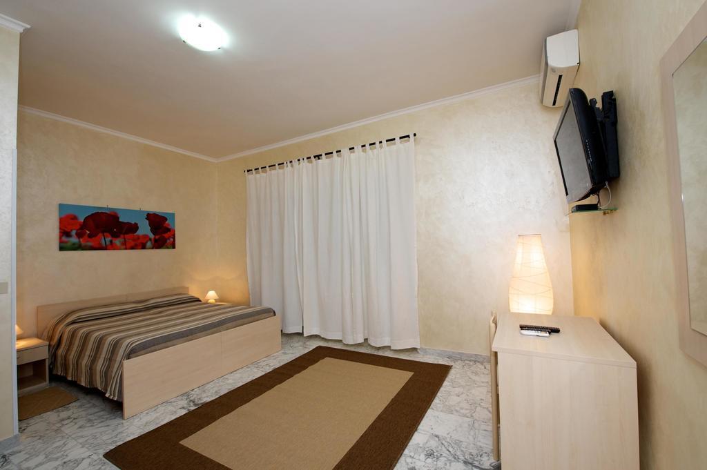 Guesthouse Holiday And Рим Экстерьер фото