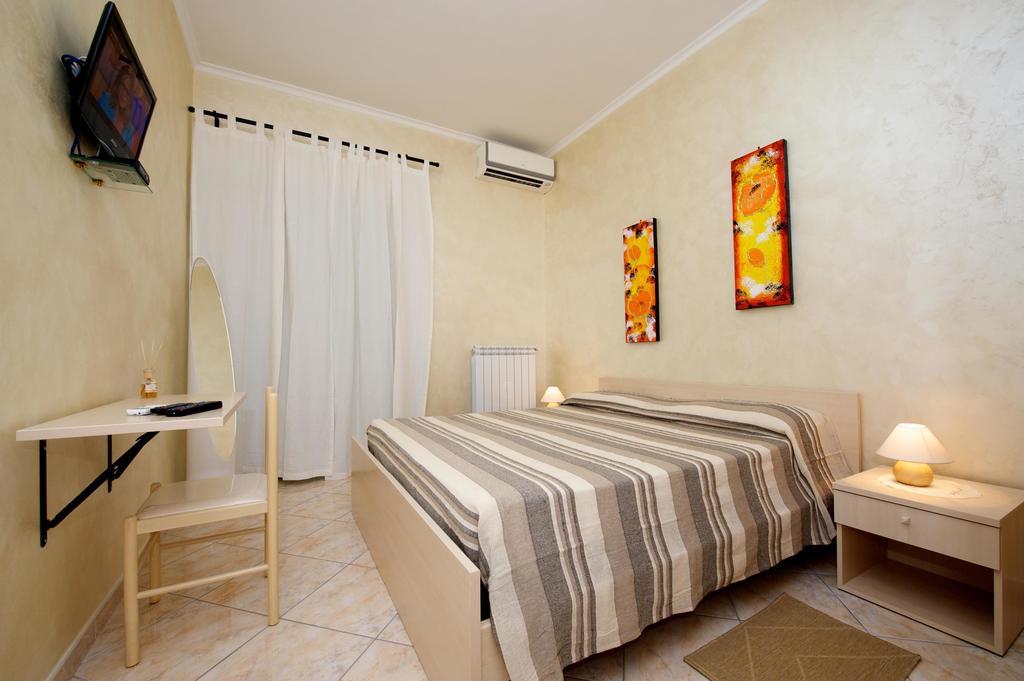Guesthouse Holiday And Рим Экстерьер фото